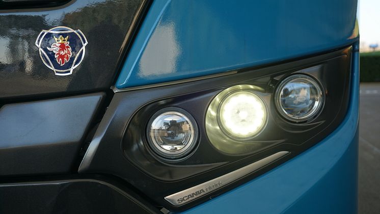 Scania Interlink LD CNG mit optimaler Fahrzeugbeleuchtung