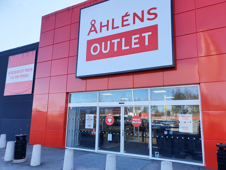 Entré Åhléns Outlet i Länna