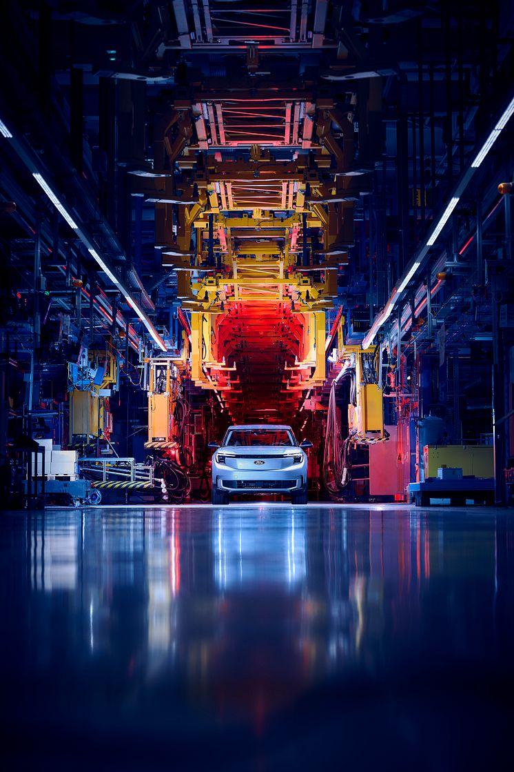 2024Ford_ElectricExplorerProductionStart_E-FACTORY_HERO_ver.jpg