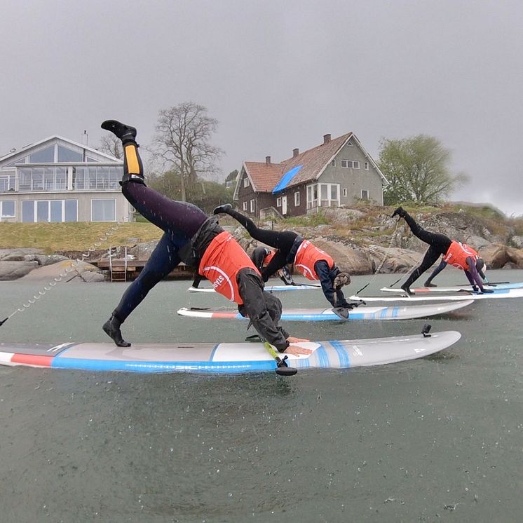 Board yoga