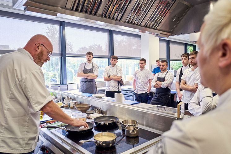 YNCOTY Norwegian cod demo with Simon Hulstone