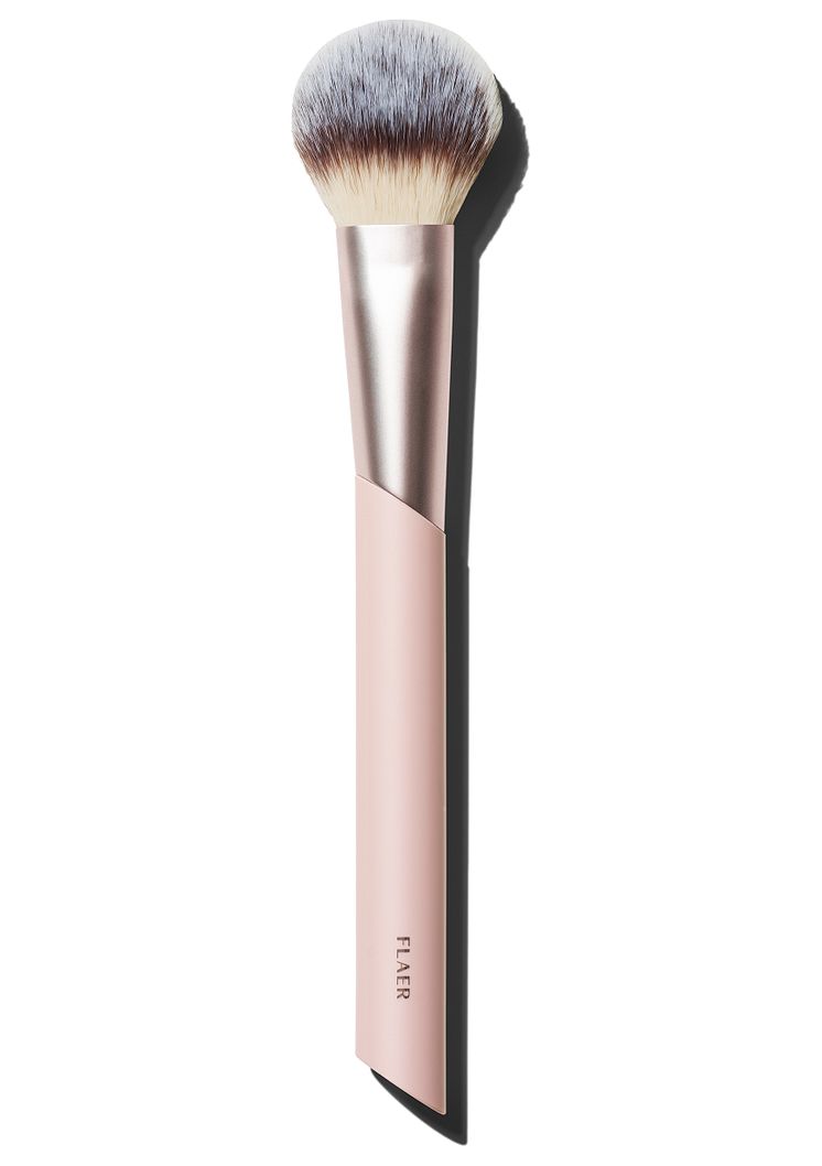 211_Sculpted_Bronzer_Brush_1610539962