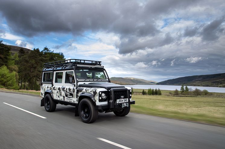 Land Rover Classic Defender Works V8 Trophy II_001