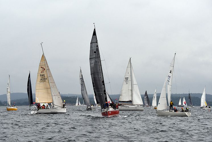 Förberedelser på startlinjen i Tjörn Runt by COWI 2019