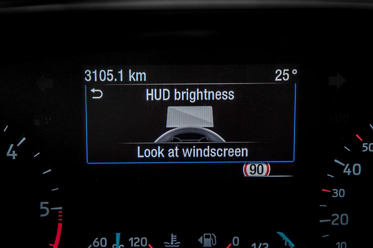 2018_FORD_FOCUS_HUD__03