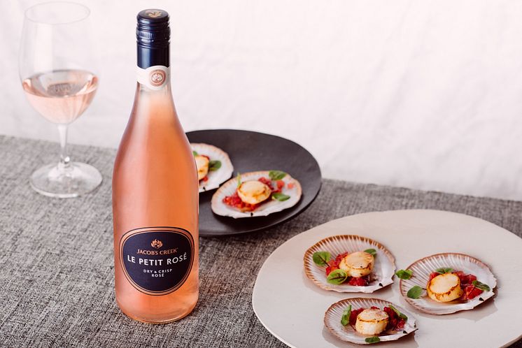 Jacob's Creek Le Petit Rosé (lifestyle)