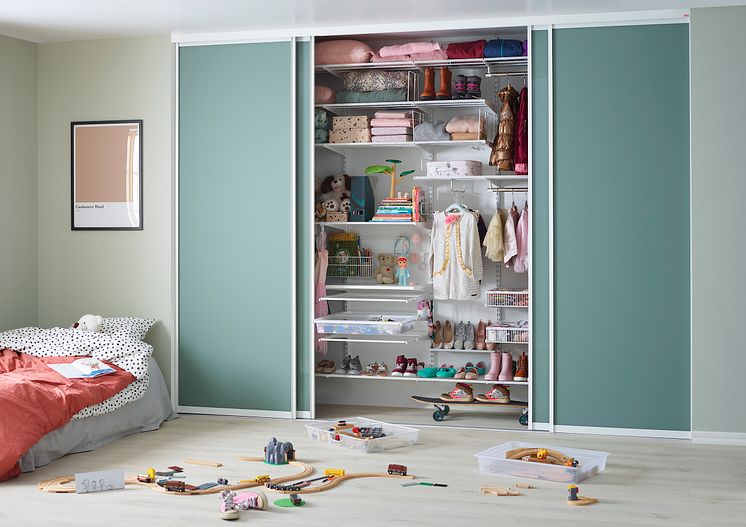 Elfa-closet-slidingdoors-childrensroom-1