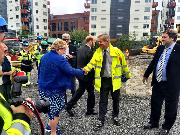 Statsminister Erna Solberg og Sporveissjef Cato Hellesjø