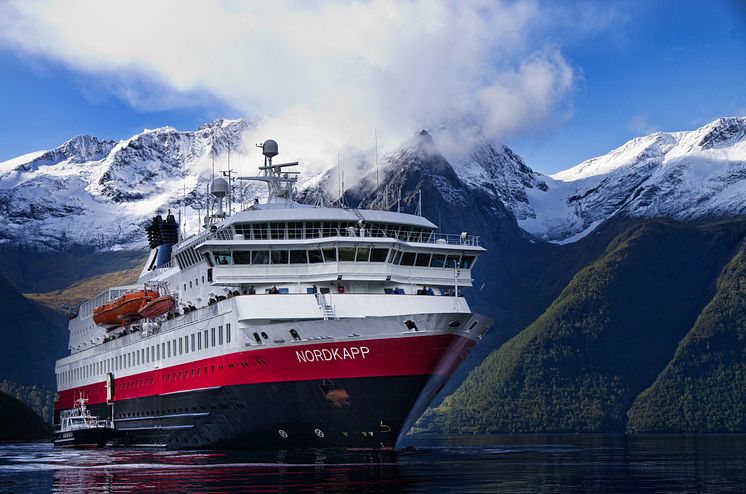 MS_Nordkapp_Hjorundfjord_Norway_09931_Photo_Hurtigruten