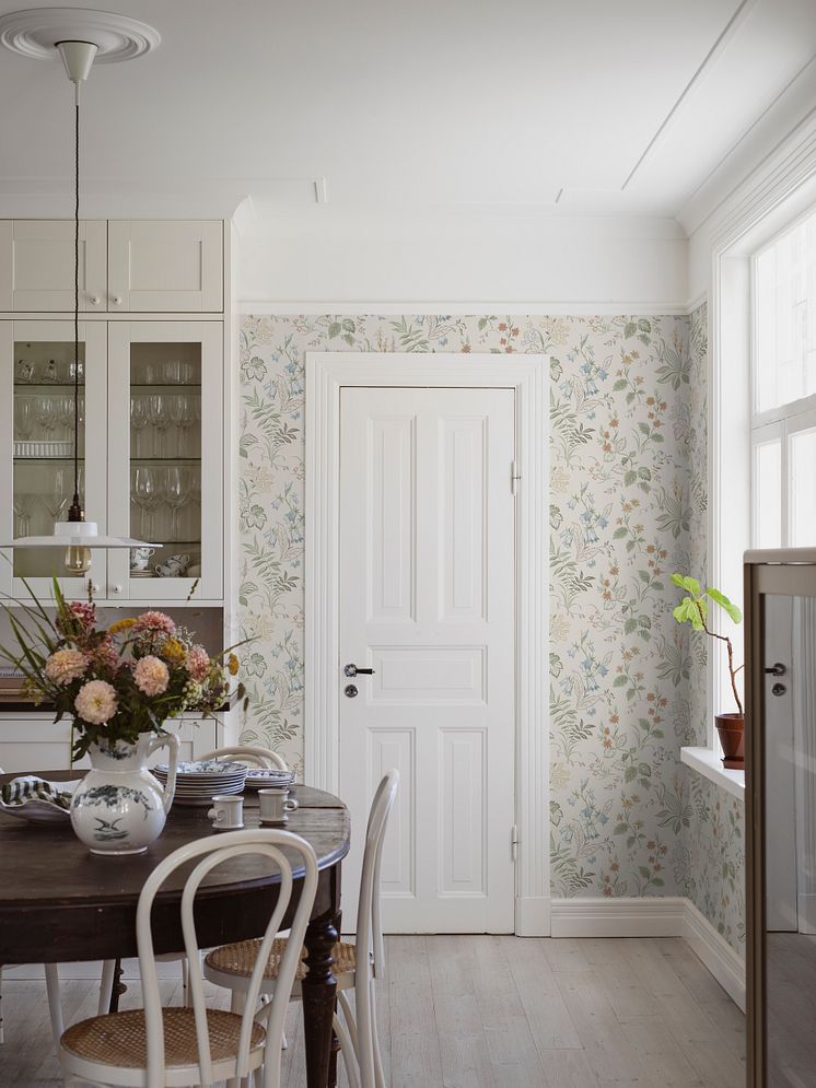 Folklore-4_Image_Roomshot_DiningArea_Item_3261_PR
