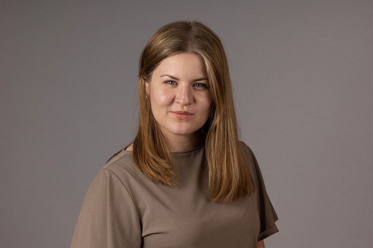 Milena Axlo (C)