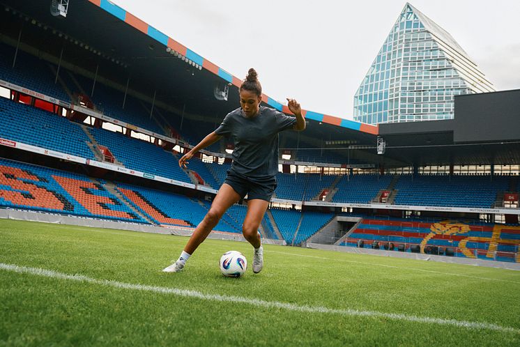 Coumba Sow im Stadion in Basel