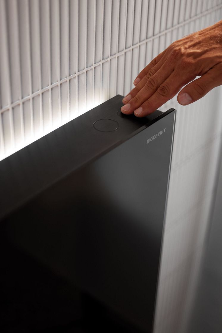 2023_Monolith Plus with ComfortLight_soft-touch buttons with hand_Big Size.jpg
