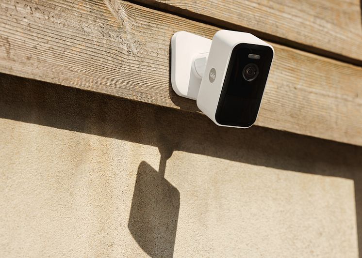 Yale Smart Outdoor Camera 02.jpg