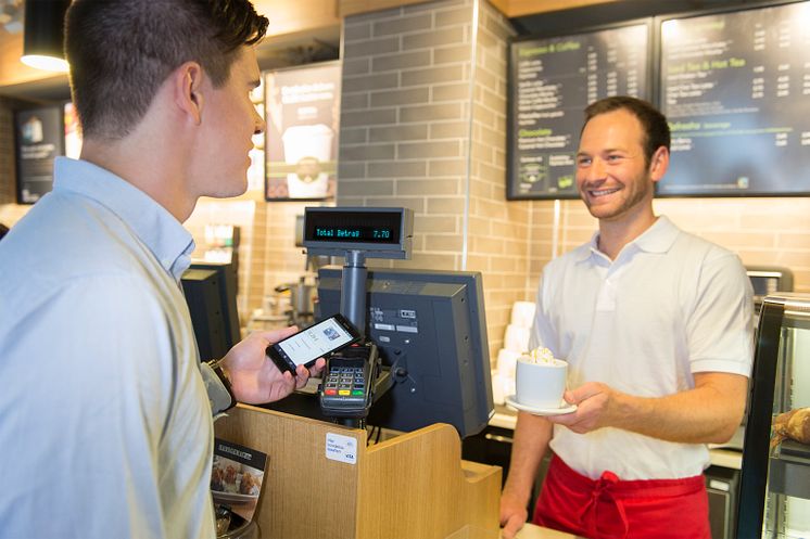 Mobiles Bezahlen mit Visa - im Café