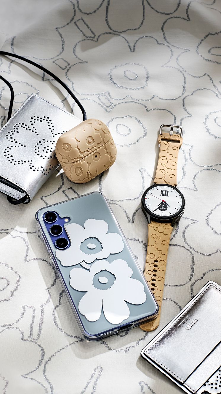 Silver Marimekko S24.jpg