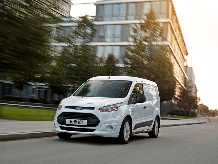 A Ford a kategória legkedvezőbb üzemanyag-fogyasztásával és a szegmensben elsőként bevezetett technológiákkal kínálja a Transit Connect kishaszongépjárművet