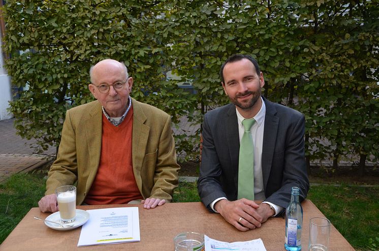 Prof. Dr. Klaus Eberhard, Geschäftsführer des Galerie Hotels Leipziger Hof und Kurator der Sammlung und der Galerie und Bill Apel, Hoteldirektor (v.l.) 