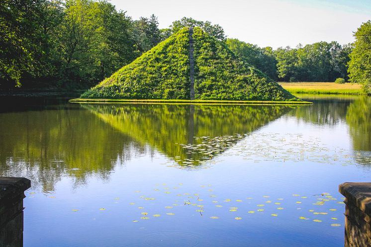 Cottbus_Wasserpyramide_im_Fürst-Pückler-Park