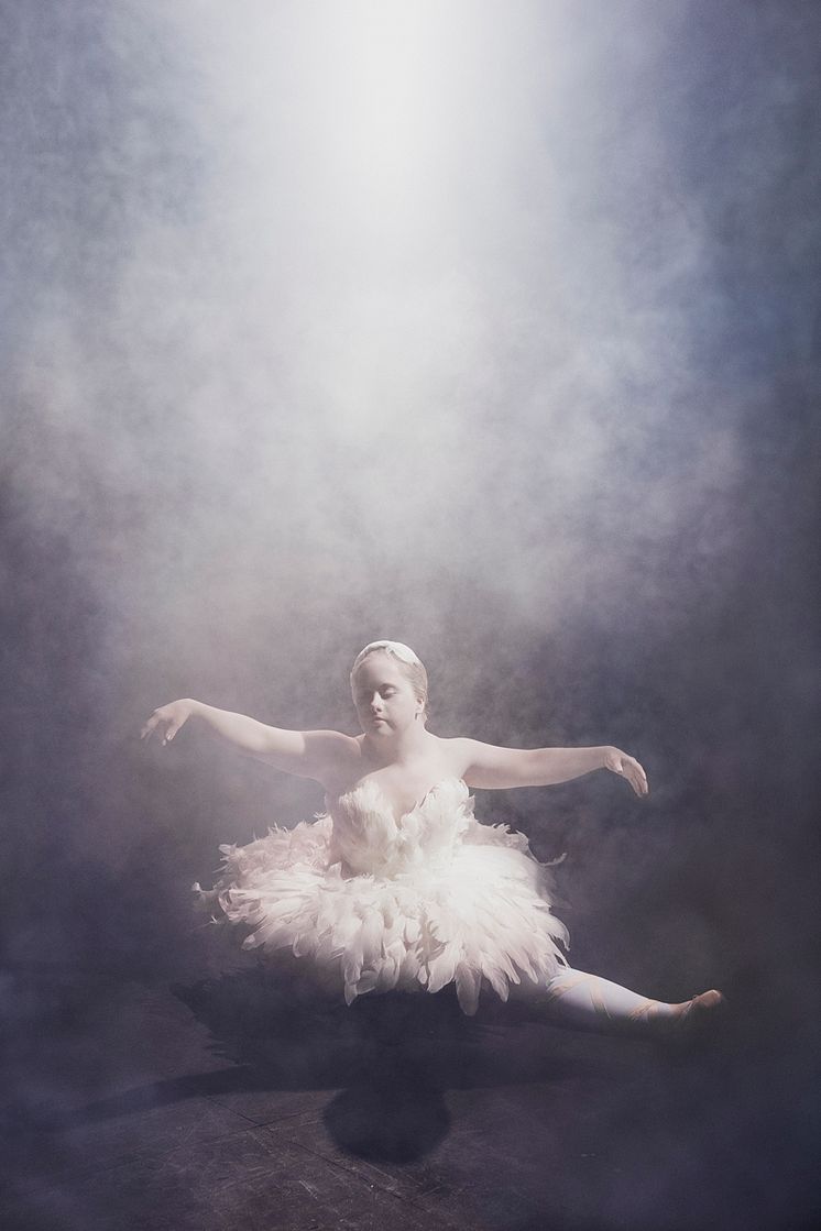 Ida Johansson, UPP-prisvinnare 2016, gestaltar Prima ballerina. Ur Ikoner, en utställning om att få finnas.