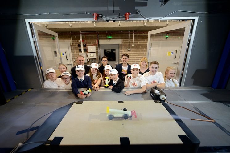 Pupils and staff from Garden Valley Middle School pictured with academics from Northumbria's department of Mechanical and Construction Engineering