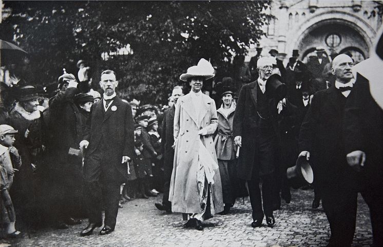 The Swedish king and queen at the inauguration of the SECC in 1918 