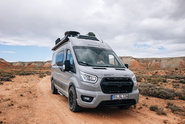Bereit für die Weltreise: Der Sunlight CLIFF 4x4 auf Basis des Ford Transit AWD beweist, dass Komfort und Geländetauglichkeit