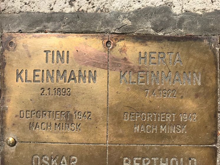 Stolpersteine Tini und Herta Kleinmann