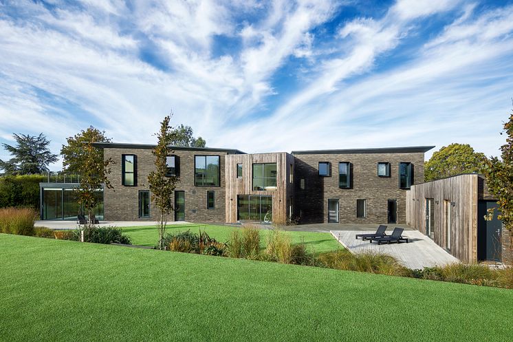 Familienhaus mit Kebony Fassade und außergewöhnlicher Architektur