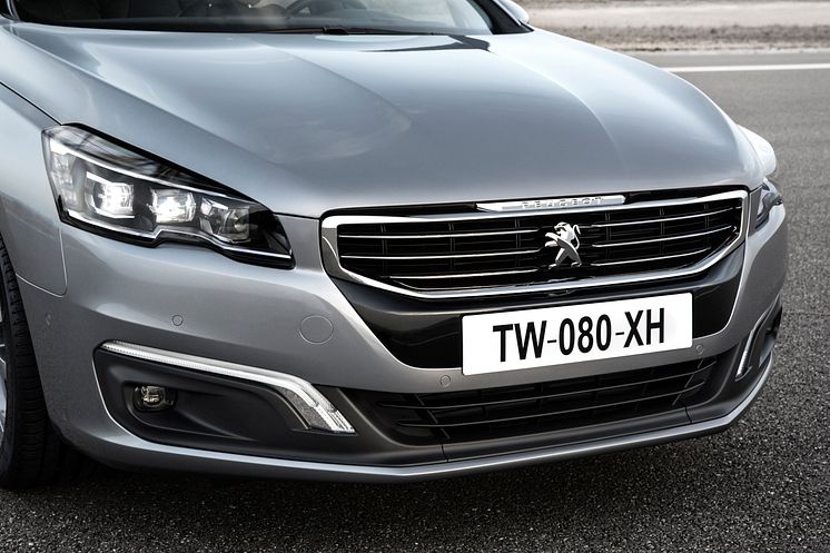 Peugeot 508 front