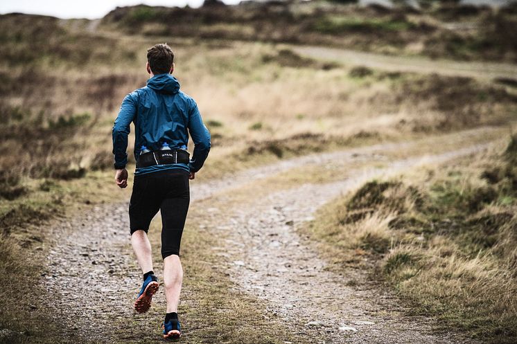 Distance Light 3 hydration belt_product in use