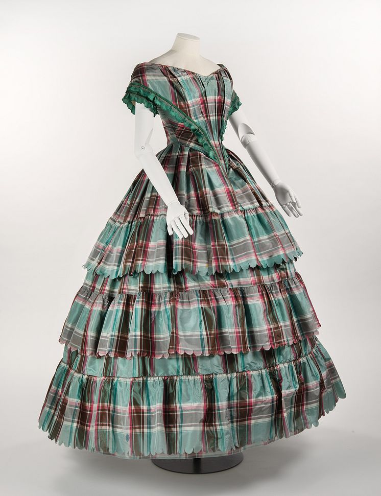 Skotskrutig klänning från 1850, British så in i Norden på Nordiska museet