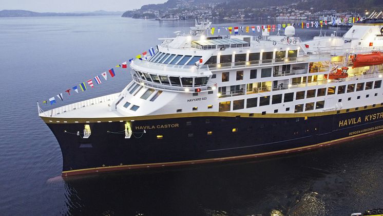 Havila Castor docks in Bergen