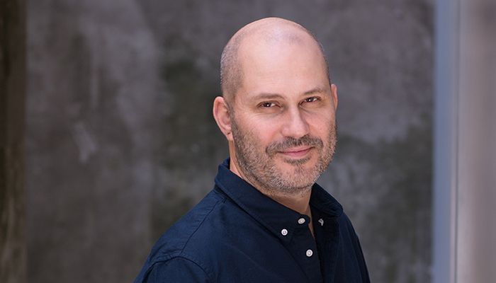 Erik-Ulfsby-med-nytt-aremal