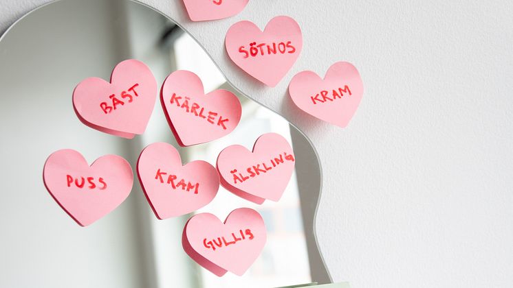 Alla-hjaÌrtans-24-Sticky notes-heart kopiera