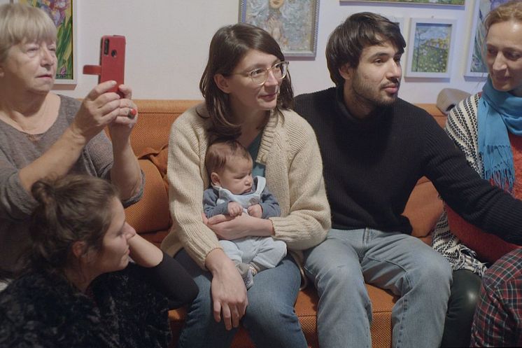 O-familie-aproape-perfecta.jpg