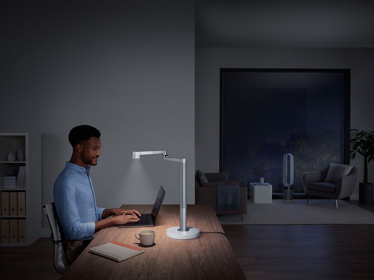 Dyson Lightcycle Morph_Desk_white_lifestyle 5