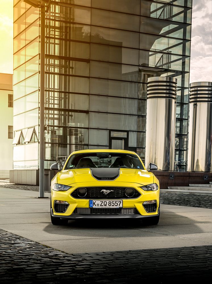 FordMustangMach1_GrabberYellow_005