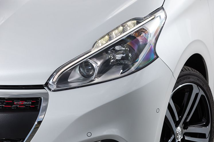 Sverigepremiär för nya Peugeot 208