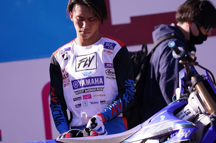 2021102503_019xx_JMX_Rd7_鳥谷部選手_4000