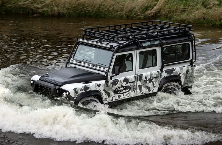 Land Rover Classic Defender Works V8 Trophy II_004