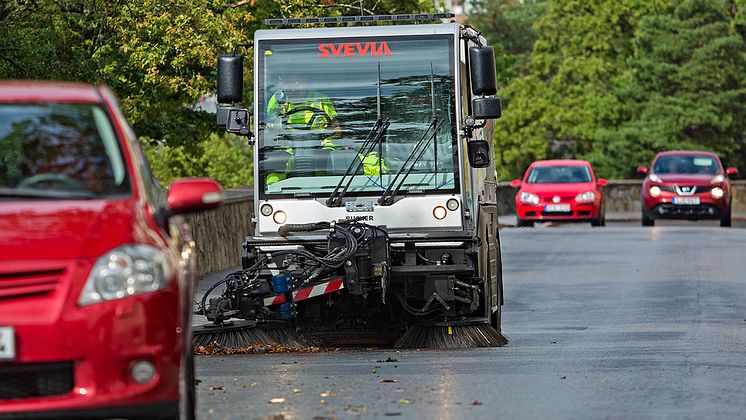 Svevia utför gatuunderhåll. 