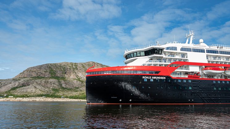 MS Roald Amundsen - Photo credit Hurtigruten _  Espen Mills - 05