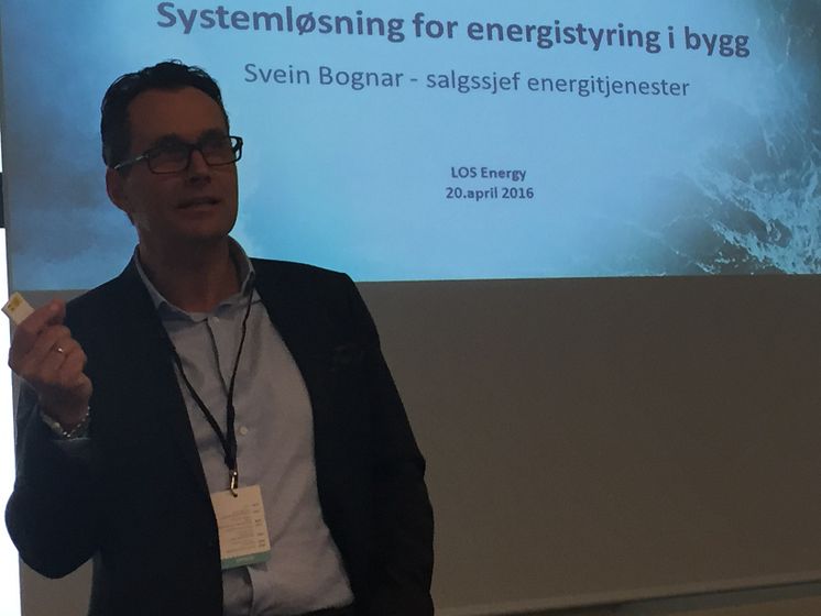 Svein Bognar viste LOS Energys systemløsning for energistyring i bygg.