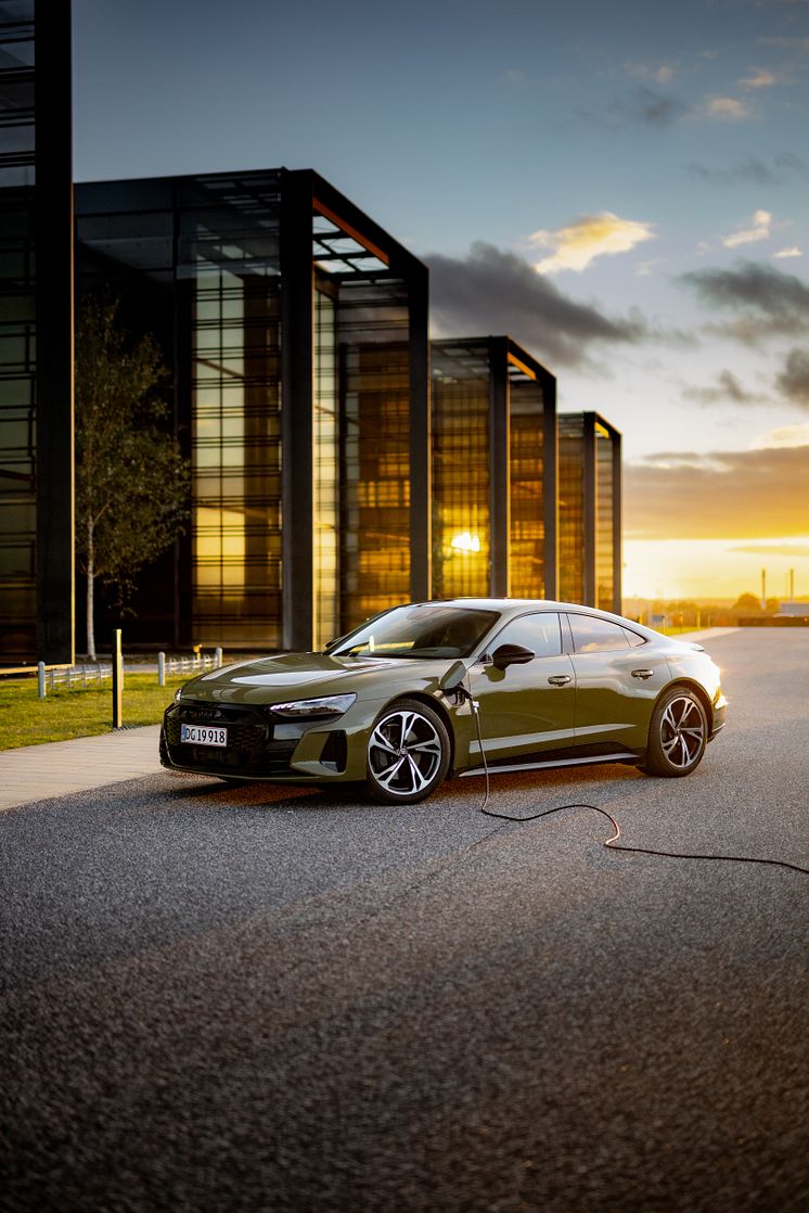 Audi e-tron GT quattro (Taktikgrøn metallak)
