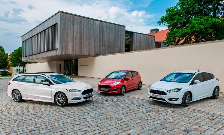 A Ford bemutatja az új ST-Line termékcsaládot: ma elindult az új Fiesta ST-Line és a Focus ST-Line gyártása, az új sportos modellek július végétől átvehetők a magyar kereskedésekben