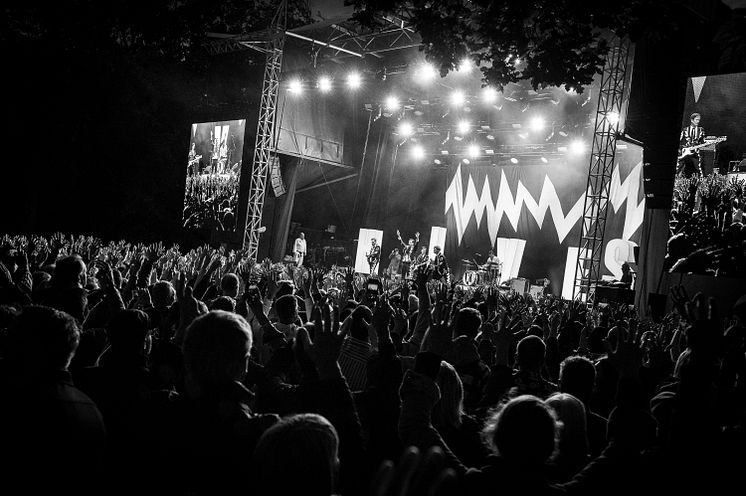 The Hives live 2022