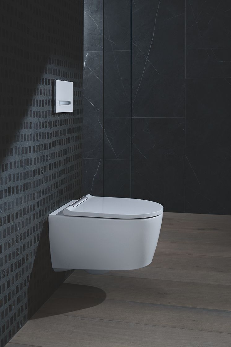 Geberit ONE -wc-istuin sivusta