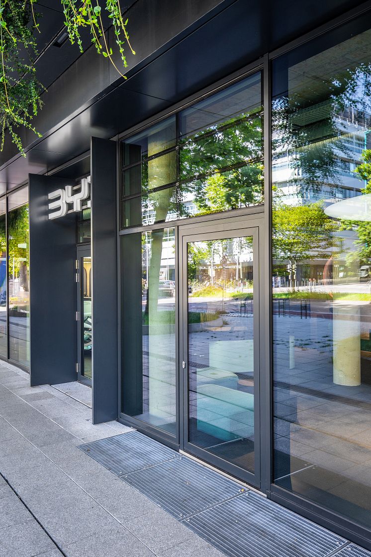 LACKER_bigAir Fassade_Calwer Passage_2.jpg