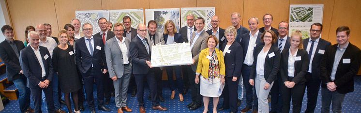 Die Jury aus fachkundigen Architekten und Stadtplanern, Vertretern der Politik und der Stadt Bonn sowie von Zurich und CORPUS SIREO wählte das Konzept des Architekturbüros ASTOC auf den ersten Platz